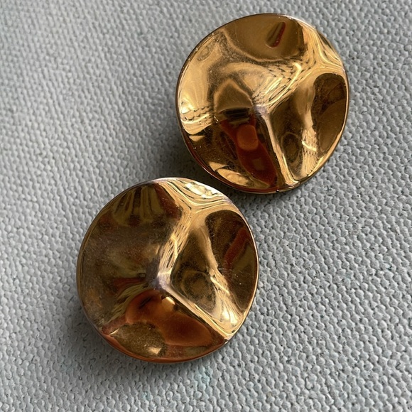 Vintage Monet Clip On Gold Earrings - Picture 1 of 9